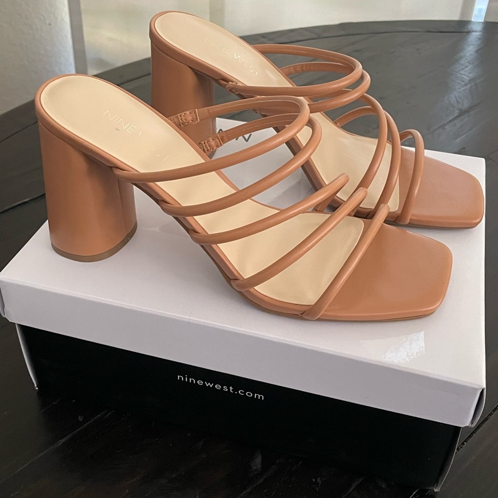 New NINE WEST
Mutli-Strap Square Toe Heel Sandals